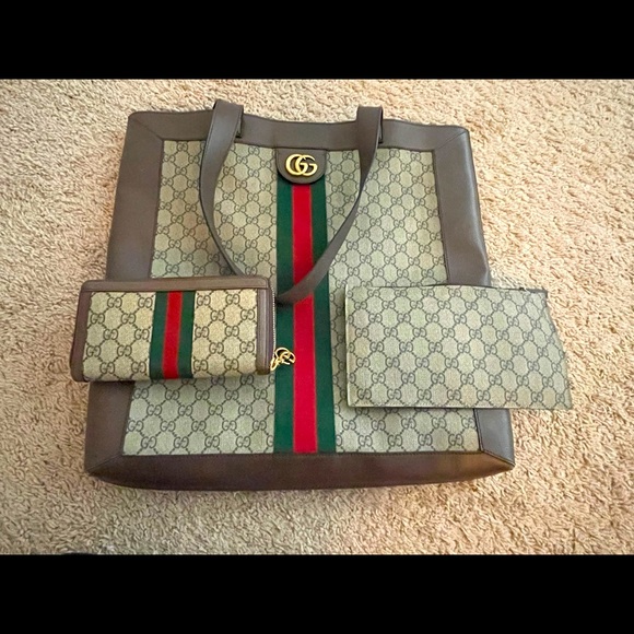 Gucci Handbags - Gucci Bag, Wallet and Case